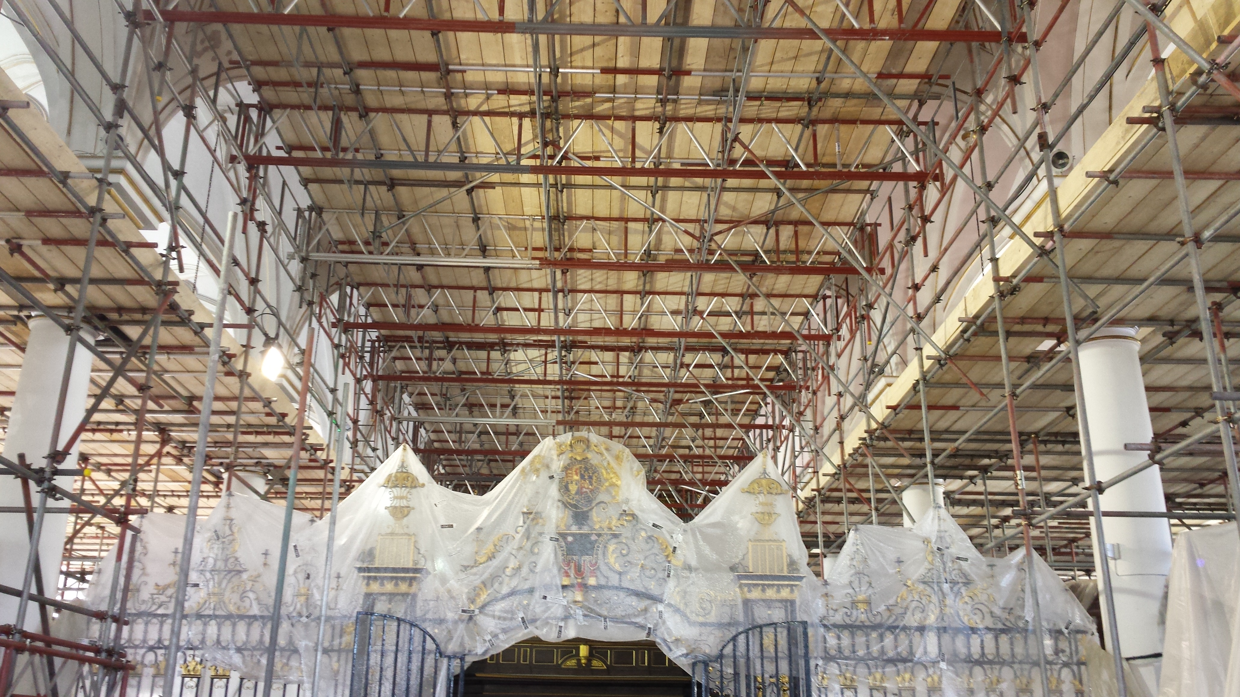 Tamworth Scaffolding: Derby Cathedral - Commercial Birdcage
